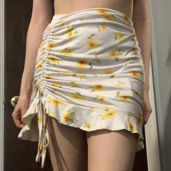 Dresses & Skirts - Floral Mini Skirt with Ruched Detail